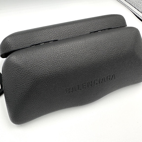 100% Authentic Balenciaga Invisible Cat Sunglasses - NEVER USED - Picture 4 of 5